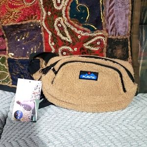 Kavu Spectator fleece belt bag